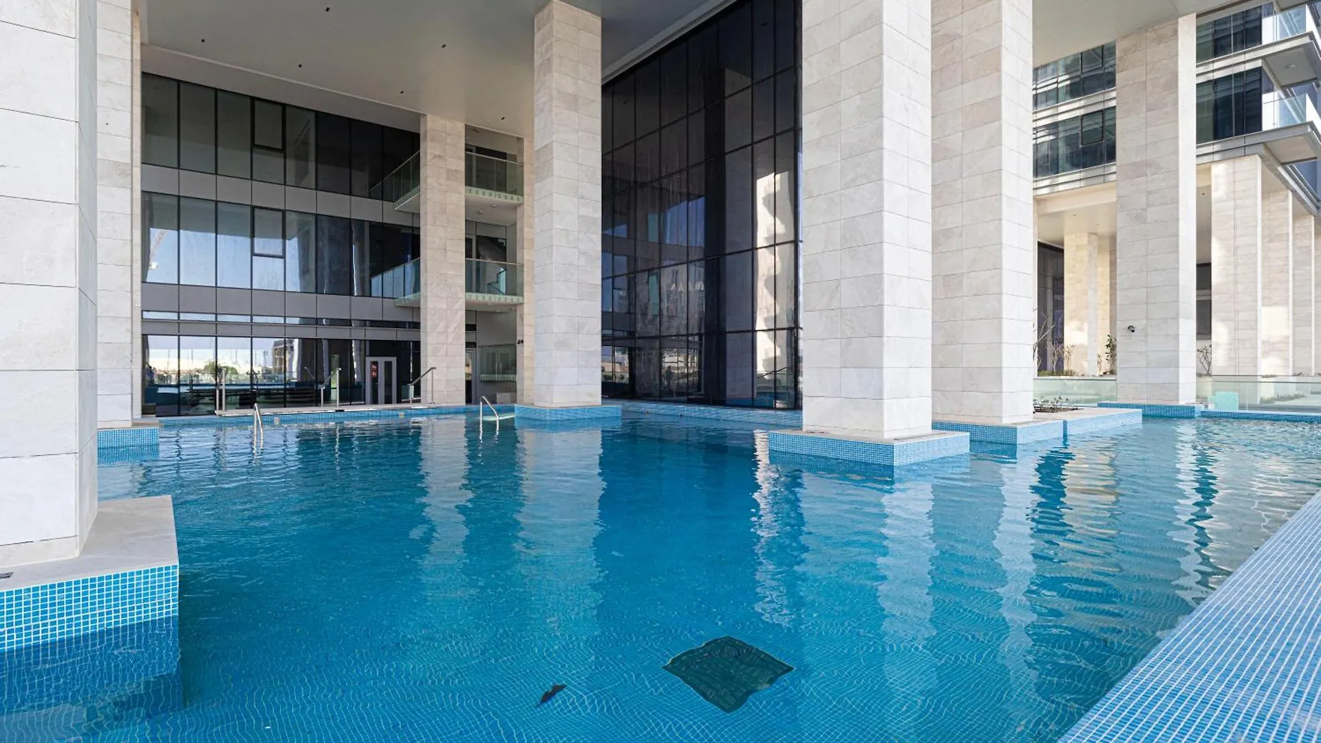 Luxury Canal Front With Burj Khalifa Skyline View Ντουμπάι