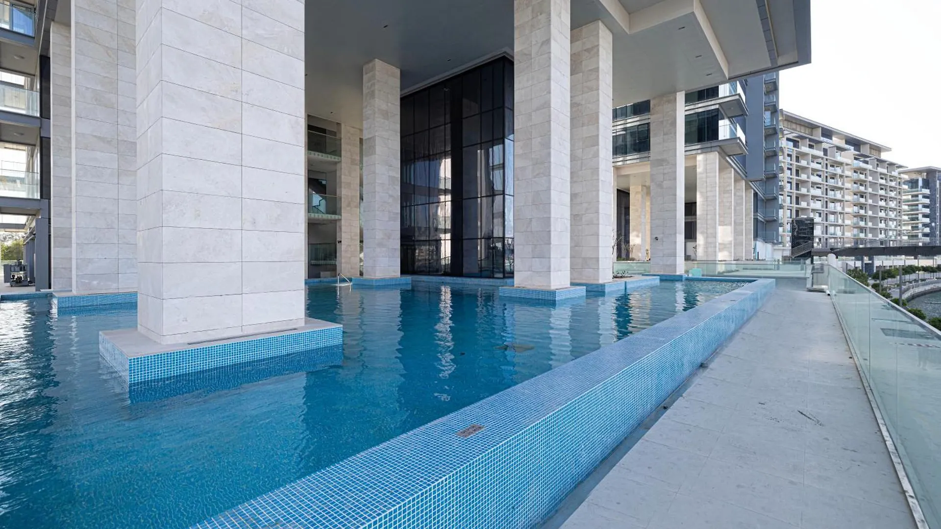 Luxury Canal Front With Burj Khalifa Skyline View Ντουμπάι